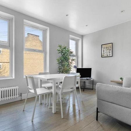 Brilliant 2 Bed Apartment - Spacious, Central & Well-Connected London Exterior photo