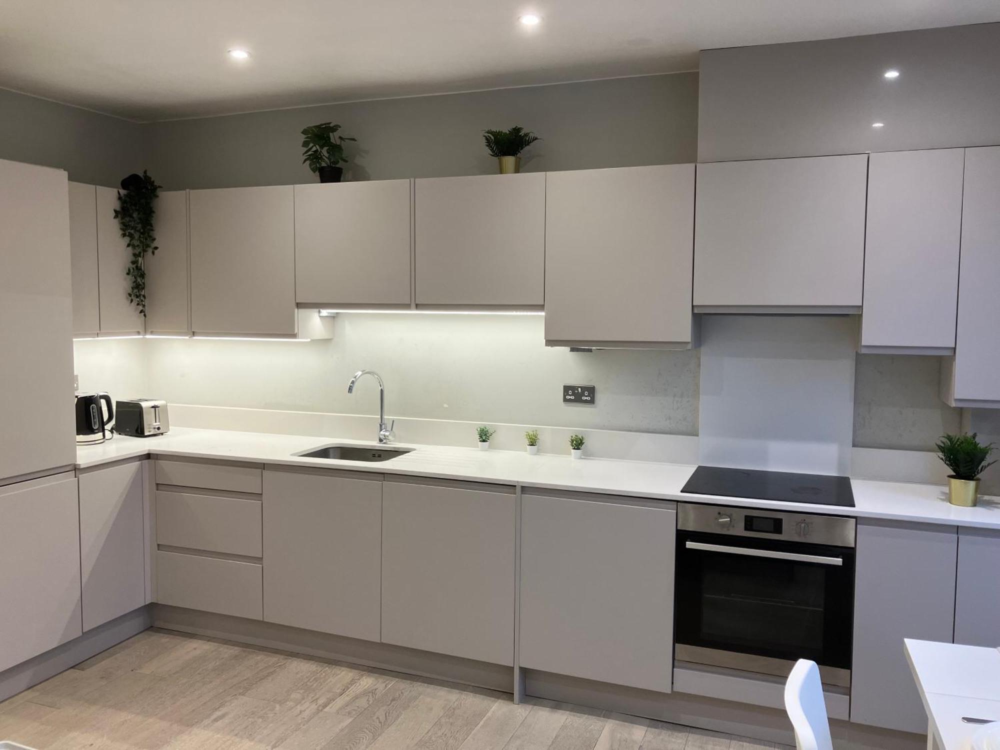 Brilliant 2 Bed Apartment - Spacious, Central & Well-Connected London Exterior photo