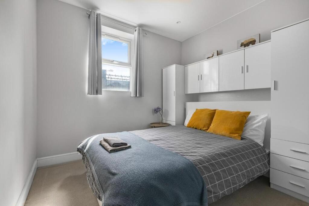 Brilliant 2 Bed Apartment - Spacious, Central & Well-Connected London Exterior photo