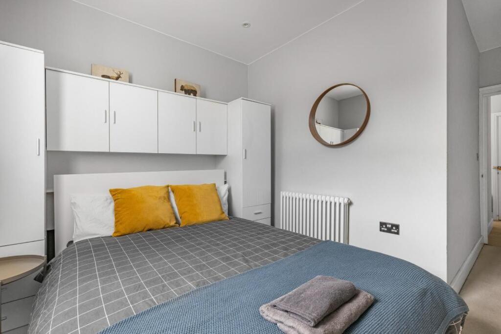 Brilliant 2 Bed Apartment - Spacious, Central & Well-Connected London Exterior photo
